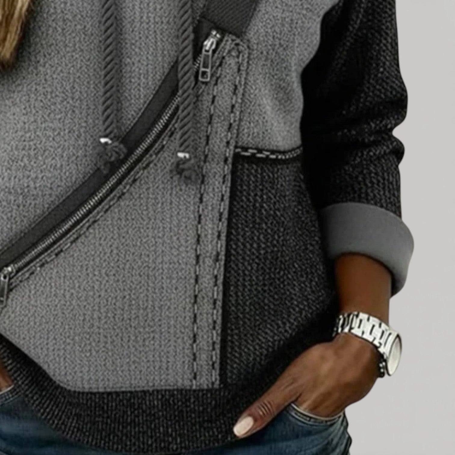 AVA – HOODED JUMPER